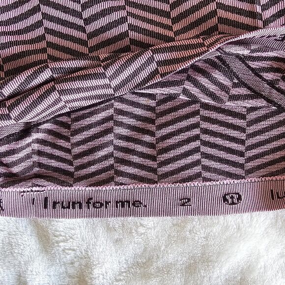Lululemon Run Swiftly Tech Racerback Tank Heathered Vintage Pink Size 2 - Picture 5 of 8